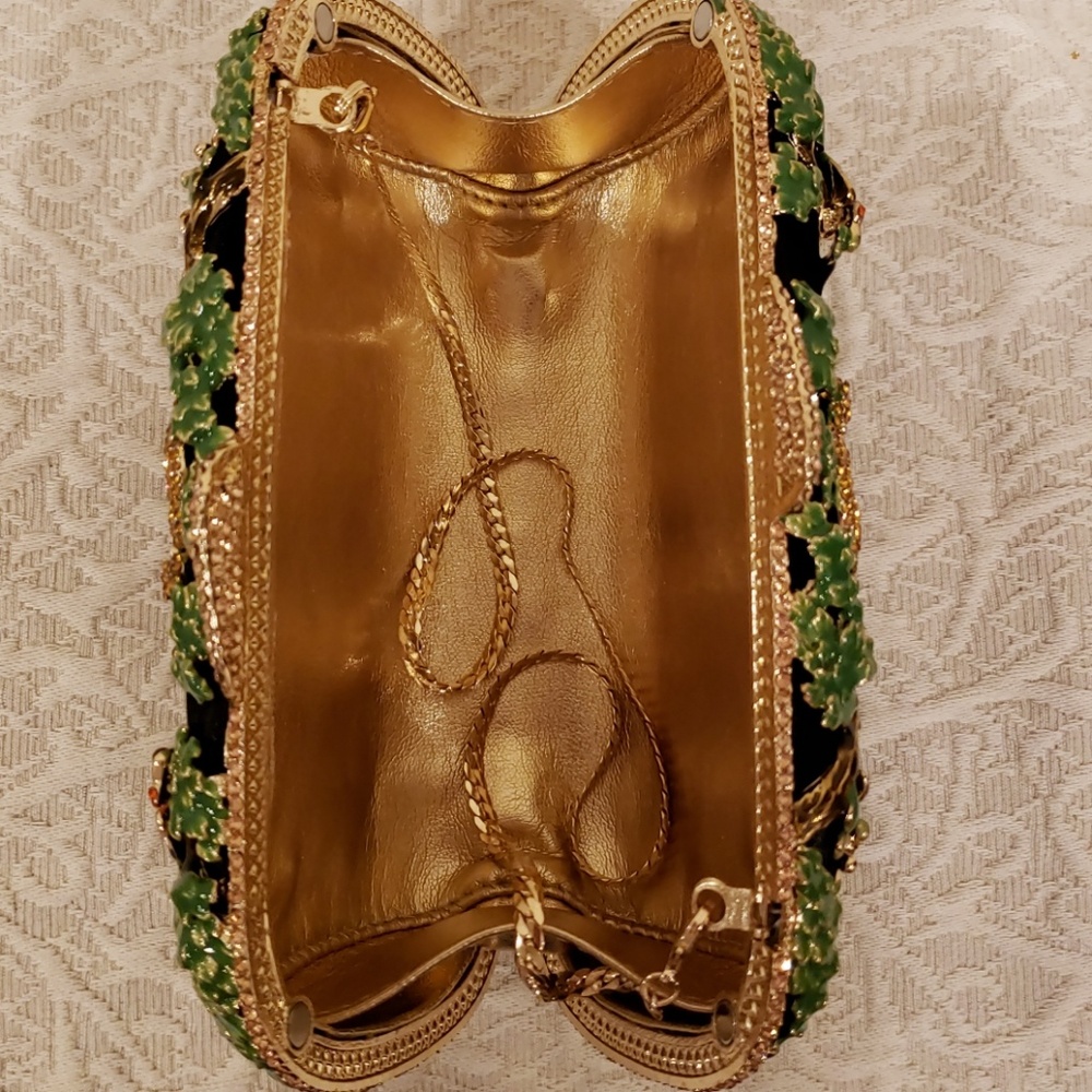 💥SOLD!   Gorgeous Natasha Crystal Clutch - Picture 4 of 8